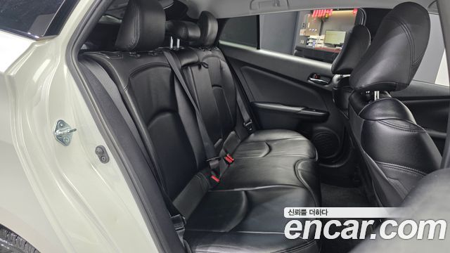 Toyota Prius (IV) 1.8 E 2018 — фото 12