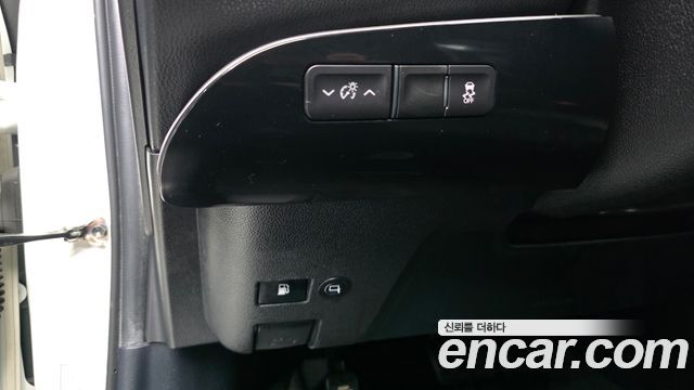 Toyota Prius (IV) 1.8 E 2018 — фото 28