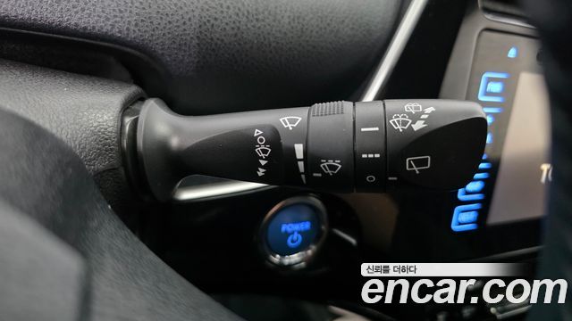 Toyota Prius (IV) 1.8 E 2018 — фото 31