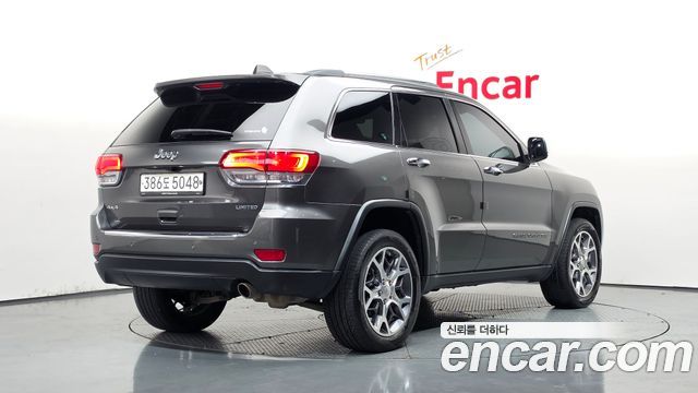 Jeep Grand Cherokee 3.6 Limited WK2 2021 — фото 2