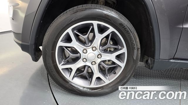 Jeep Grand Cherokee 3.6 Limited WK2 2021 — фото 5