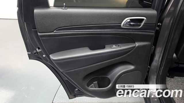 Jeep Grand Cherokee 3.6 Limited WK2 2021 — фото 25