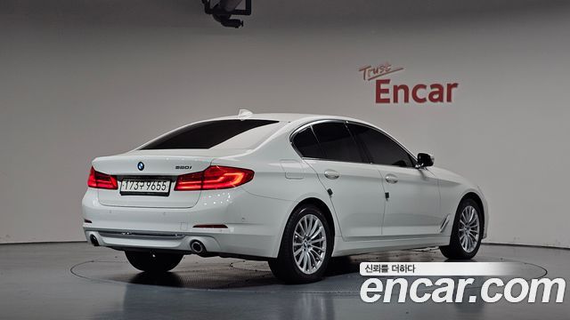 BMW 5 Series (G30) 520i Luxury 2020 — фото 2
