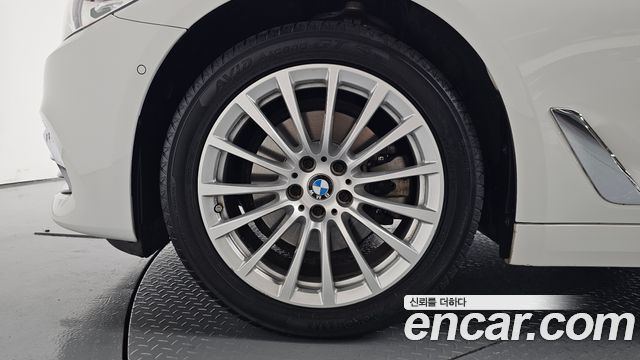 BMW 5 Series (G30) 520i Luxury 2020 — фото 5