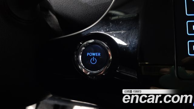 Toyota Prius (IV) 1.8 E 2017 — фото 19