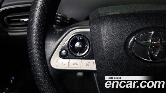 Toyota Prius (IV) 1.8 E 2017 — фото 27