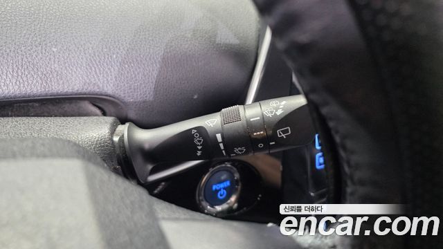 Toyota Prius (IV) 1.8 E 2017 — фото 33