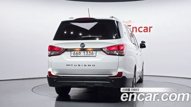 KG Mobility (SsangYong) Korando Turismo 4WD RT 9-seater 2015 — фото 4