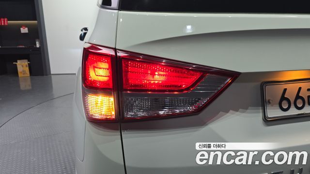 KG Mobility (SsangYong) Korando Turismo 4WD RT 9-seater 2015 — фото 23
