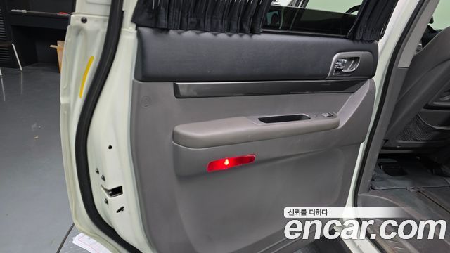 KG Mobility (SsangYong) Korando Turismo 4WD RT 9-seater 2015 — фото 25