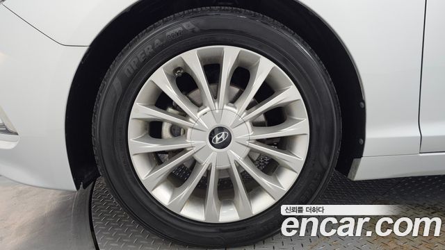 Hyundai Sonata (LF) 2.0 Care+ 2017 — фото 5