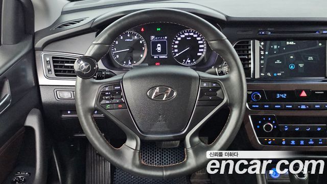 Hyundai Sonata (LF) 2.0 Care+ 2017 — фото 13