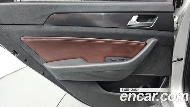 Hyundai Sonata (LF) 2.0 Care+ 2017 — фото 25
