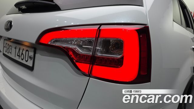 Kia Sorento R Diesel 2.0 2WD Prestige 2014 — фото 23