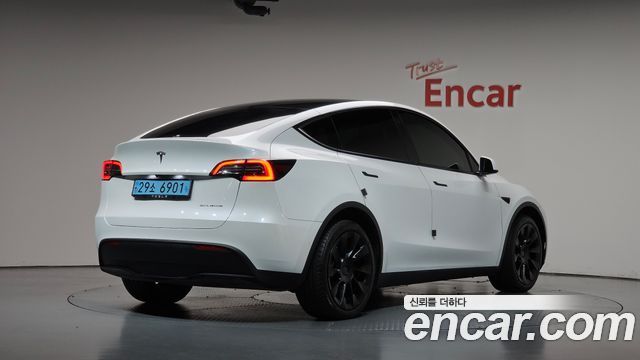 Tesla Model Y Long Range AWD 2022 — фото 2
