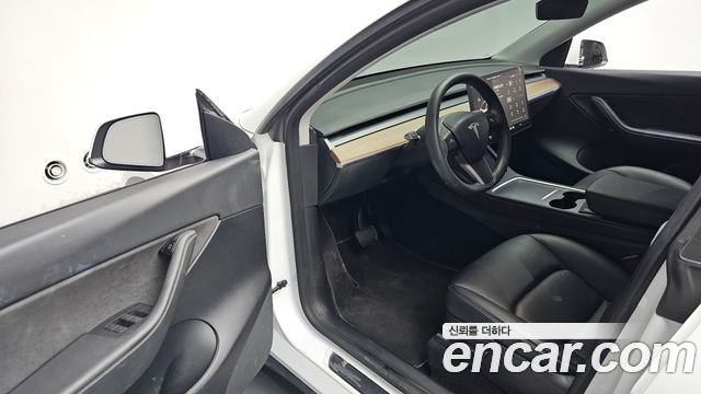 Tesla Model Y Long Range AWD 2022 — фото 10