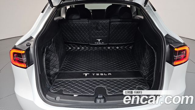 Tesla Model Y Long Range AWD 2022 — фото 20