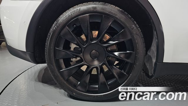 Tesla Model Y Long Range AWD 2022 — фото 21