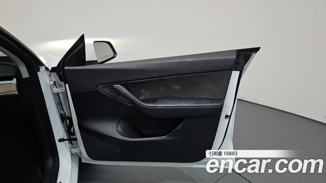 Tesla Model Y Long Range AWD 2022 — фото 24