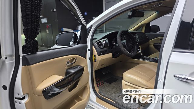 Kia Carnival Gasoline 9-Seater Noblesse Special 2019 — фото 10