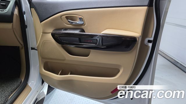 Kia Carnival Gasoline 9-Seater Noblesse Special 2019 — фото 24