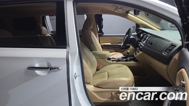 Kia Carnival Gasoline 9-Seater Noblesse Special 2019 — фото 26