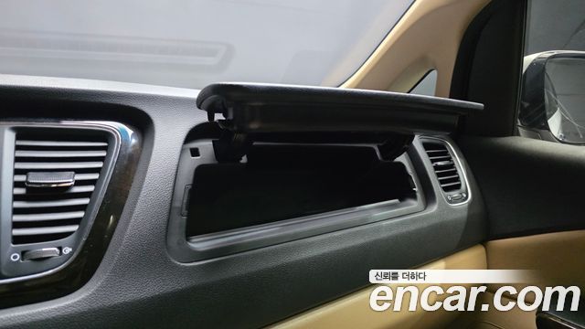 Kia Carnival Gasoline 9-Seater Noblesse Special 2019 — фото 29