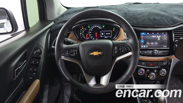 Chevrolet Trax 1.4 Premier 2020 — фото 13