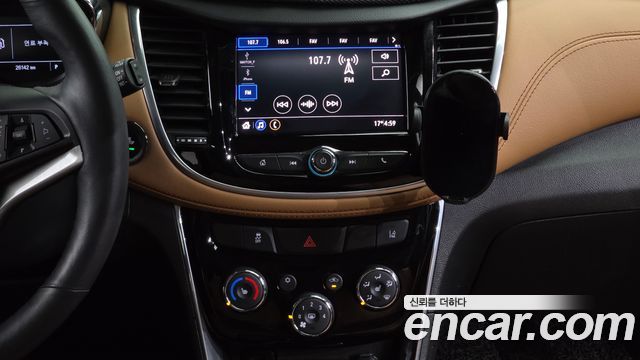 Chevrolet Trax 1.4 Premier 2020 — фото 14