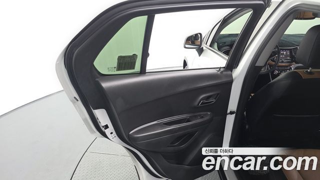 Chevrolet Trax 1.4 Premier 2020 — фото 25