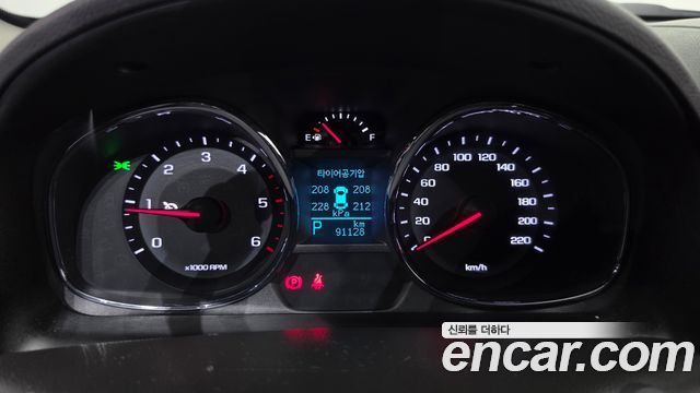 Chevrolet Captiva 2WD LTZ 2016 — фото 8