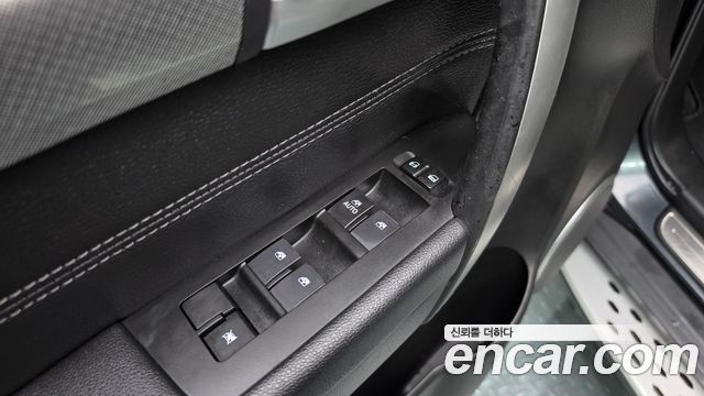 Chevrolet Captiva 2WD LTZ 2016 — фото 27