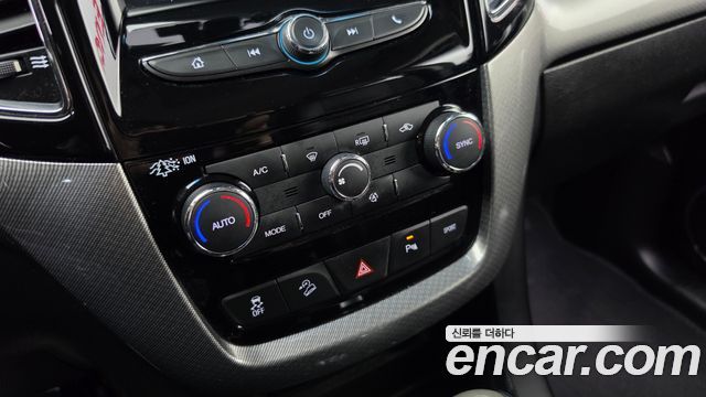 Chevrolet Captiva 2WD LTZ 2016 — фото 29