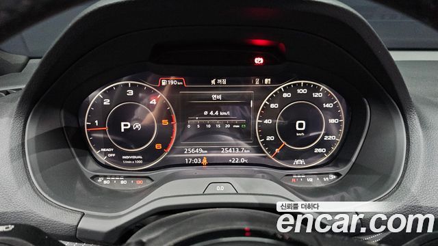 Audi Q2 35 TDI Premium 2023 — фото 8