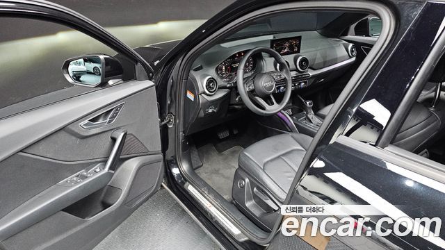 Audi Q2 35 TDI Premium 2023 — фото 11