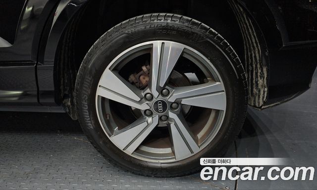 Audi Q2 35 TDI Premium 2023 — фото 21