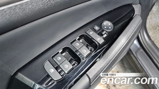 Kia Sportage (V) Gasoline 1.6 Turbo 2WD Signature 2022 — фото 13