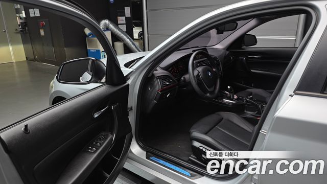 BMW 1 Series (F20) 118d Sport 5Door 2015 — фото 10