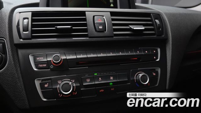 BMW 1 Series (F20) 118d Sport 5Door 2015 — фото 17