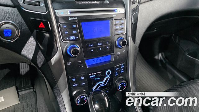 Hyundai Sonata (YF) LPI Luxury(Handicapped) 2012 — фото 17