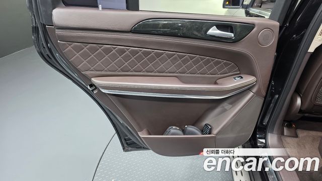 Mercedes-Benz GLS-Class (X166) GLS500 4MATIC 2017 — фото 25