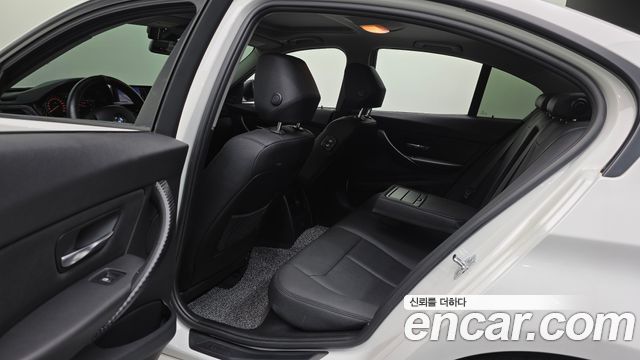 BMW 3 Series (F30) 320d 2012 — фото 17