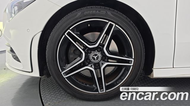 Mercedes-Benz CLA-Class (C118) CLA250 4MATIC 2021 — фото 5