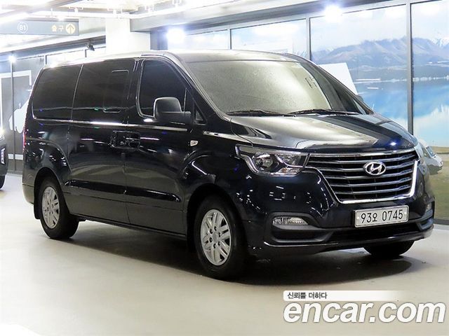 Hyundai Grand Starex Van 5-Seater Modern