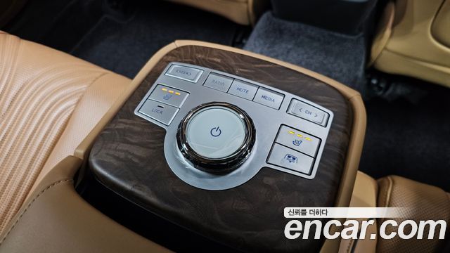 Genesis G80 (RG3) Gasoline 2.5 Turbo AWD 2024 — фото 35