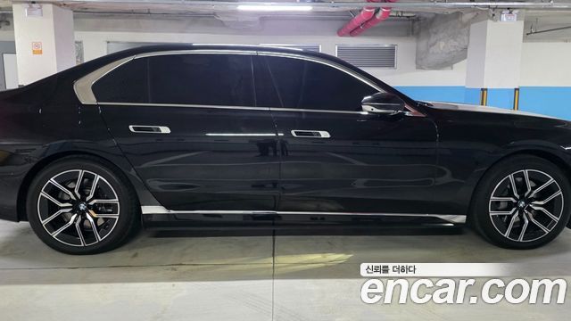 BMW i7 (G70) eDrive 50 M Sport 2026 — фото 3