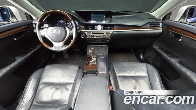 Lexus ES300h Executive XV60 2014 — фото 7