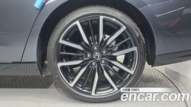 Honda Accord (XI) 2.0 Hybrid Touring 2024 — фото 27