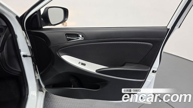Hyundai Accent (New) 1.6 GDI Top 2012 — фото 25