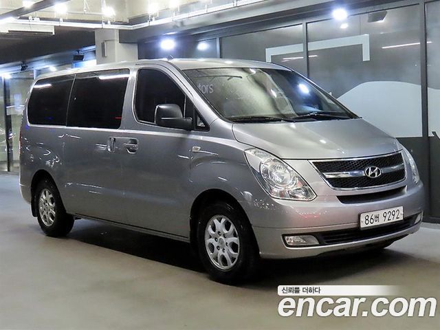 Hyundai Grand Starex 5-Seater VAN CVX Luxury